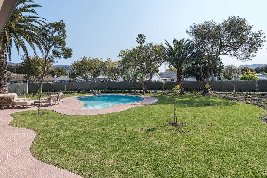 To Let 4 Bedroom Property for Rent in Tokai Western Cape